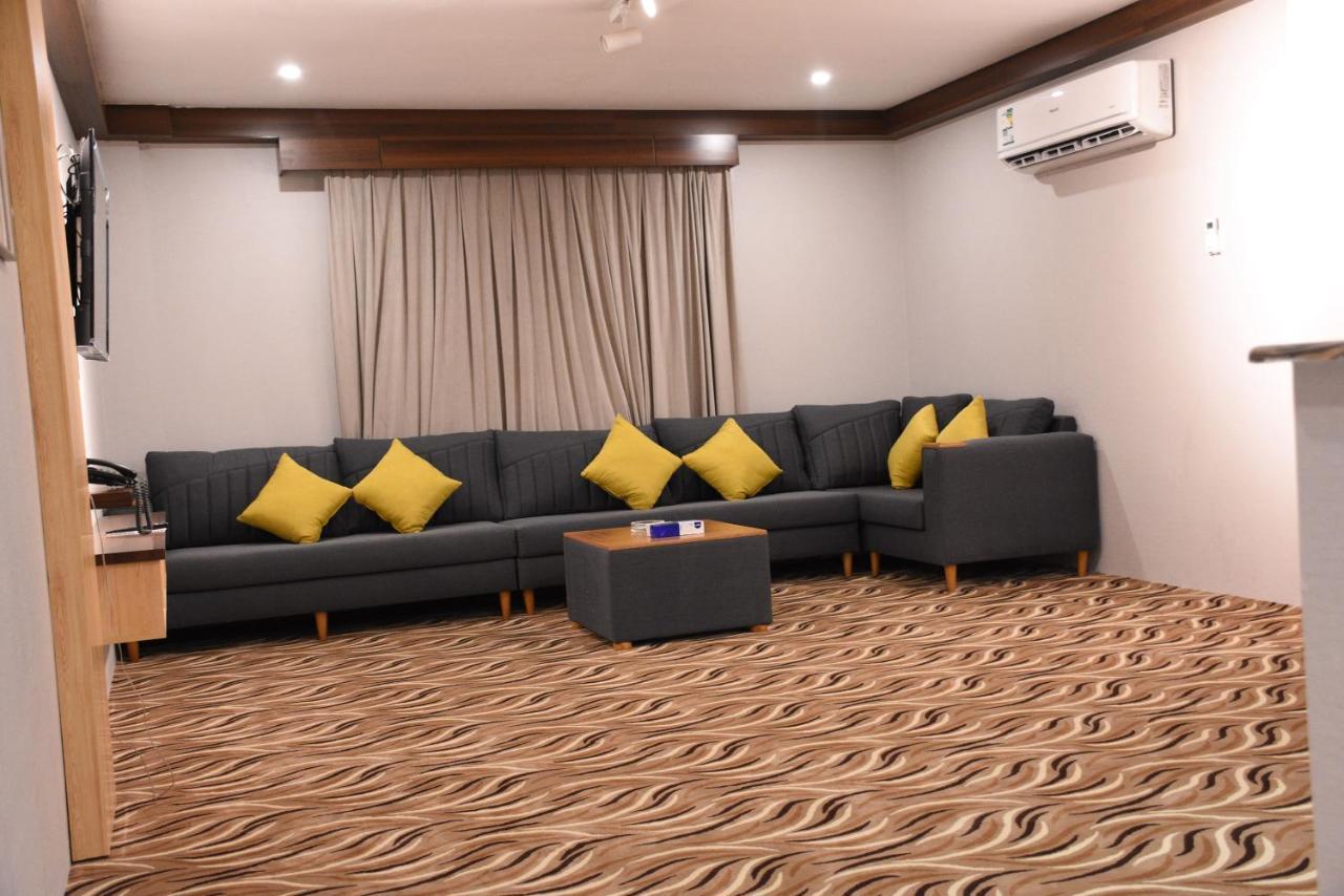 Florida Inn Hotel นาจราน ภายนอก รูปภาพ
