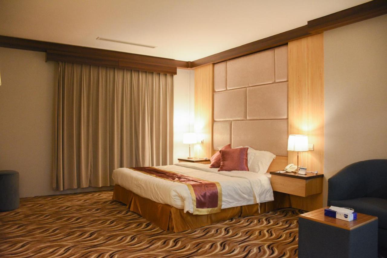 Florida Inn Hotel นาจราน ภายนอก รูปภาพ